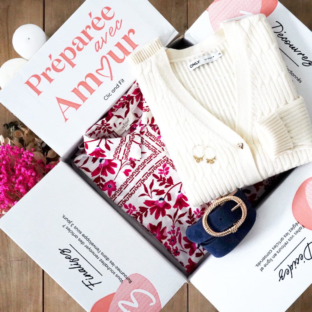 Exemple d'une box Clic and fit avec accessoires et bijoux