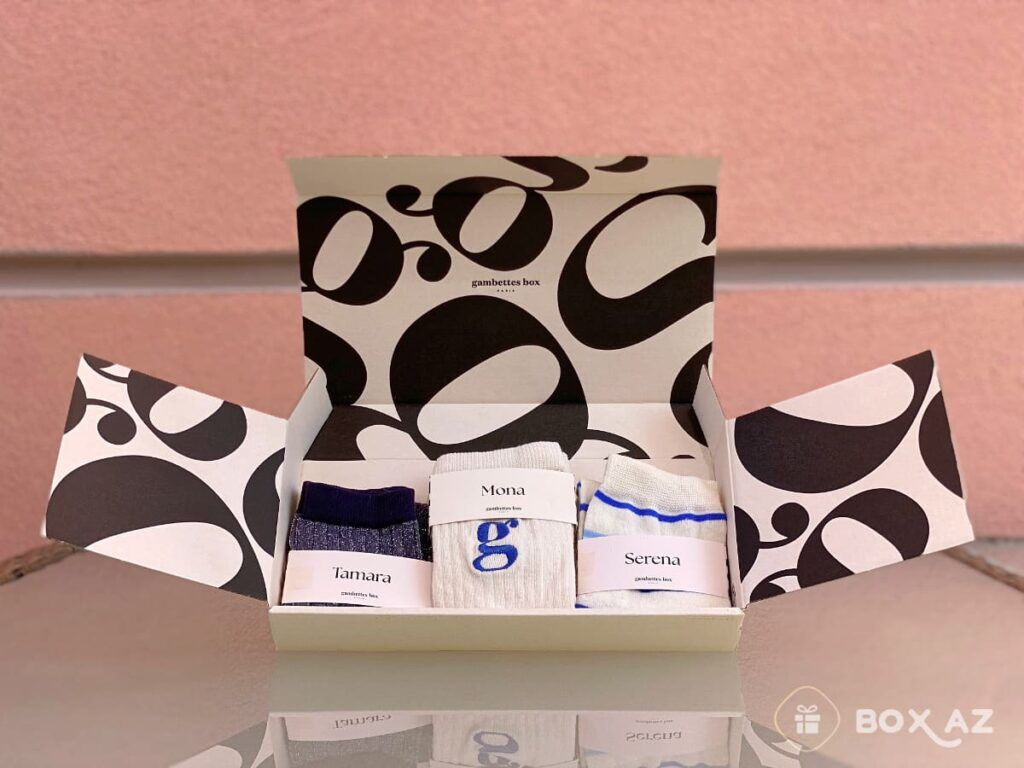 Notre avis sur l'abonnement chaussettes Gambettes Box avec photo de la première édition de la box