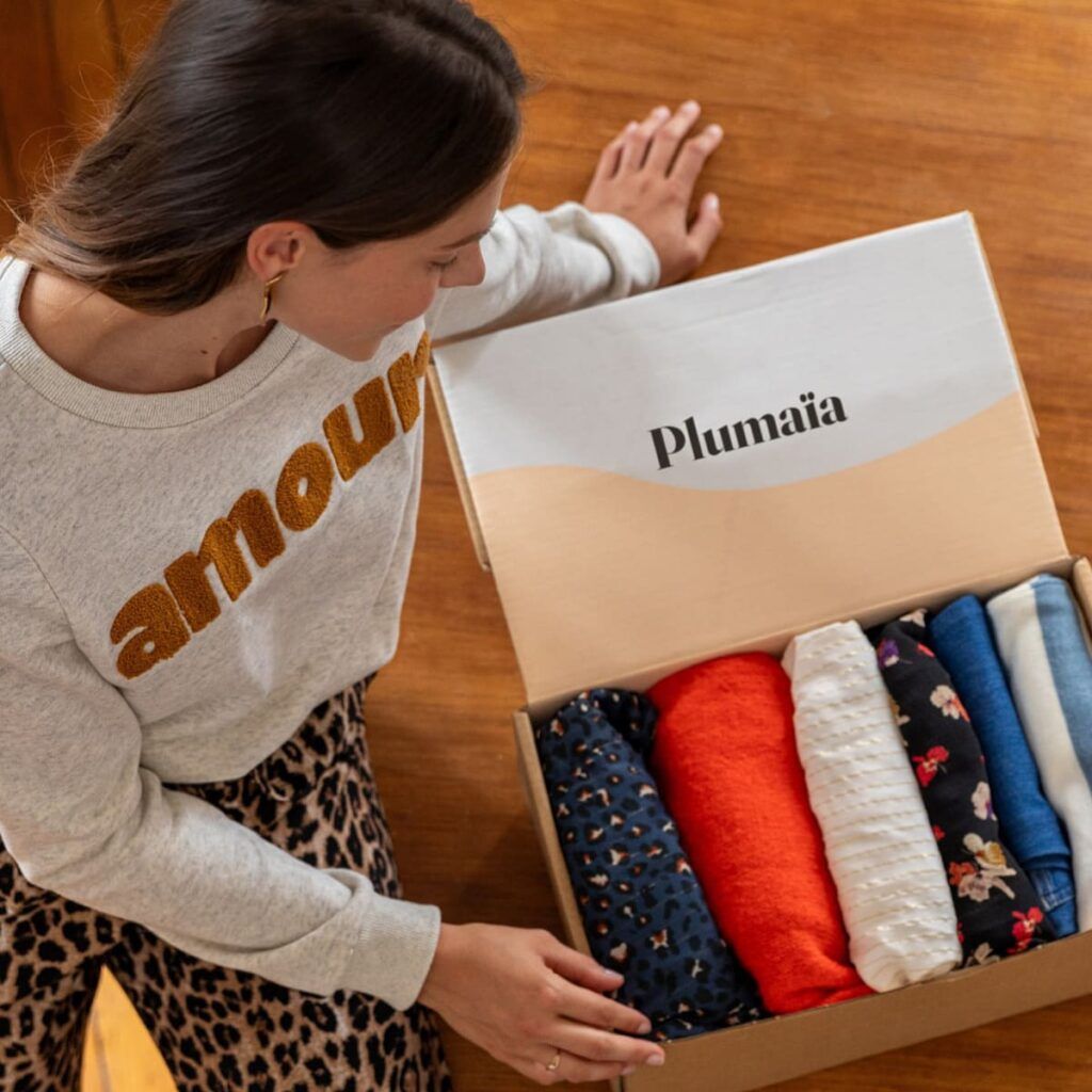 Exemple d'une box de vêtements pour femme