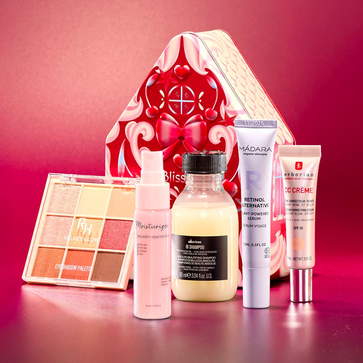 Exemple de contenu de la box Blissim de décembre avec la CC Crème Erborian et d'autres produits beauté.