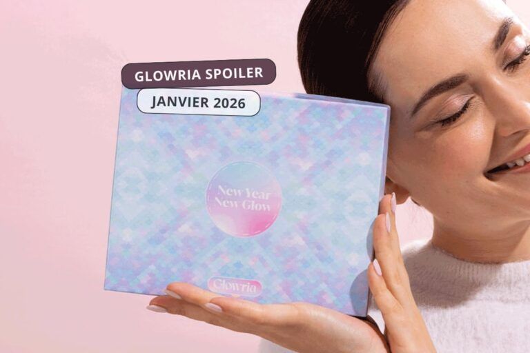Spoiler de la box beauté Glowria de janvier 2026, présentée en gros plan par une femme, article par Box AZ.