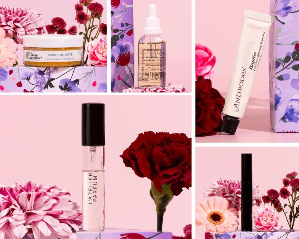 Ensemble de produits de beauté présentés en collage, avec fleurs roses, flacon de parfum et soins cosmétiques