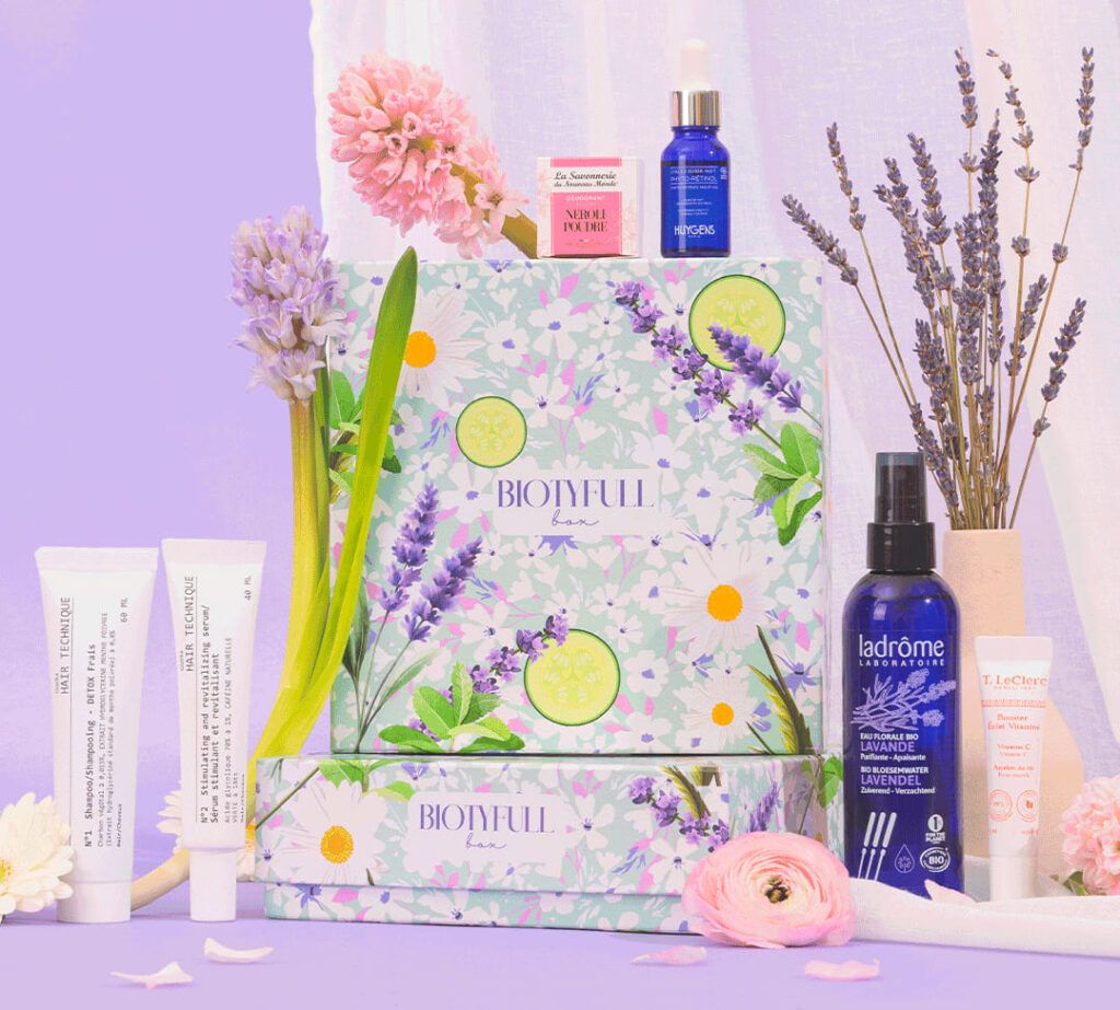 Spoiler complet de la Biotyfull Box de mars 2026 Fraîcheur Florale avec la box et l’ensemble des produits de beauté inclus