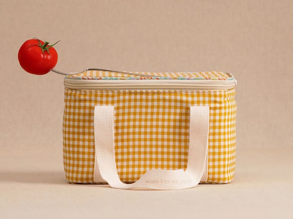 Lunch bag isotherme vichy jaune de la double My Little Box du printemps thème Jardin Enchanté