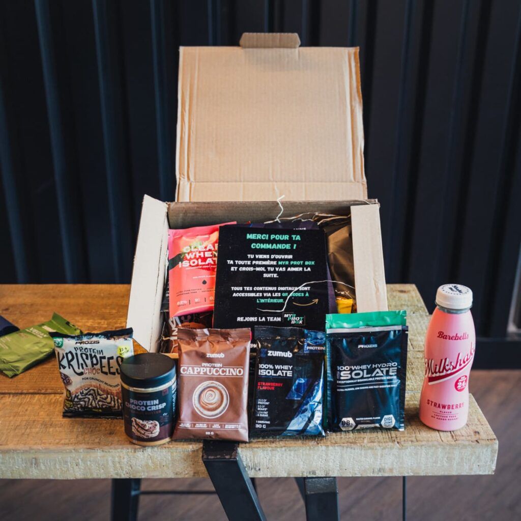 MYR PROT BOX exemple de contenu avec whey, snacks protéinés et milkshake protéiné