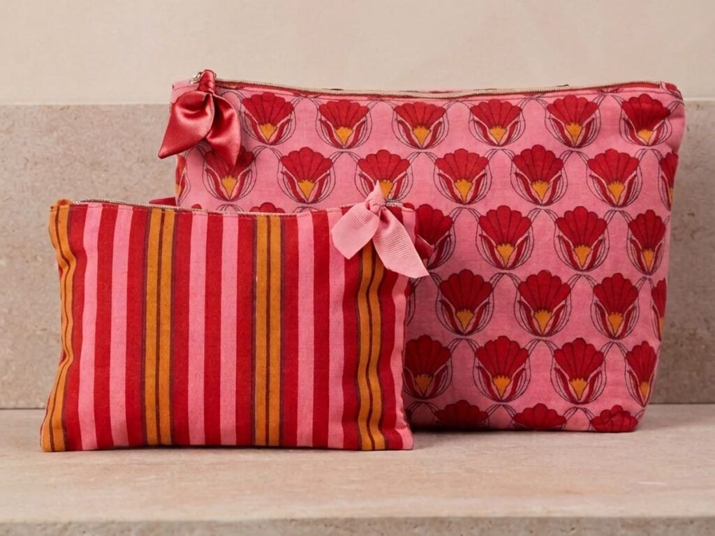 Aperçu des pochettes de la My Little Box juin juillet 2026 Villa del Sol aux motifs estivaux roses et corail