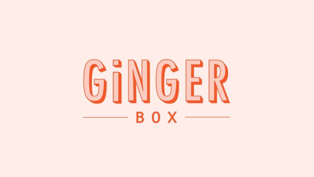 Logo de la marque Ginger Box sur fond rose orangé clair