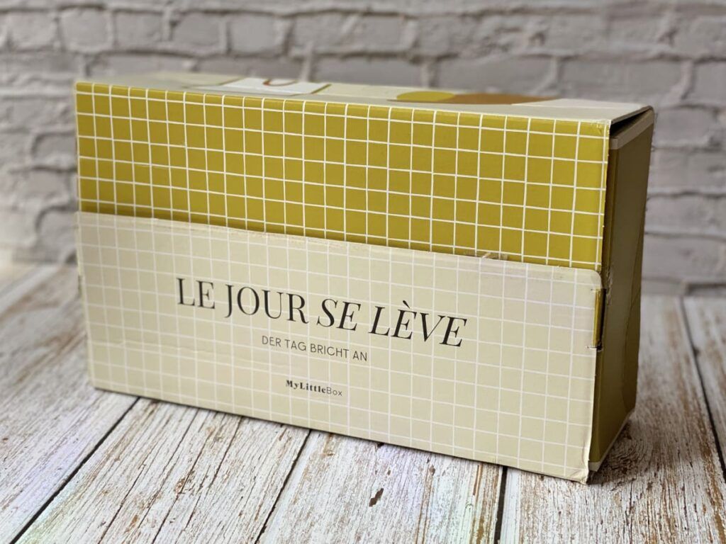 Verso du coffret My Little Box avec le nom de l’édition Le Jour se Lève