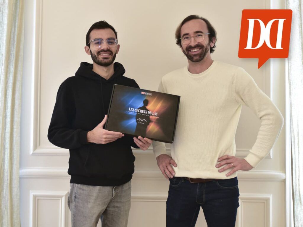 Alexandre et Pierre-Emmanuel, les fondateurs de Deep Detective, avec la box Les Secrets du Lac