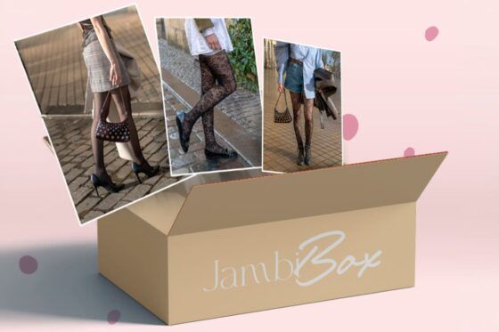 JambiBox by Jambissima, box de collants pour femme illustrée par trois tenues avec des collants classiques et fantaisie